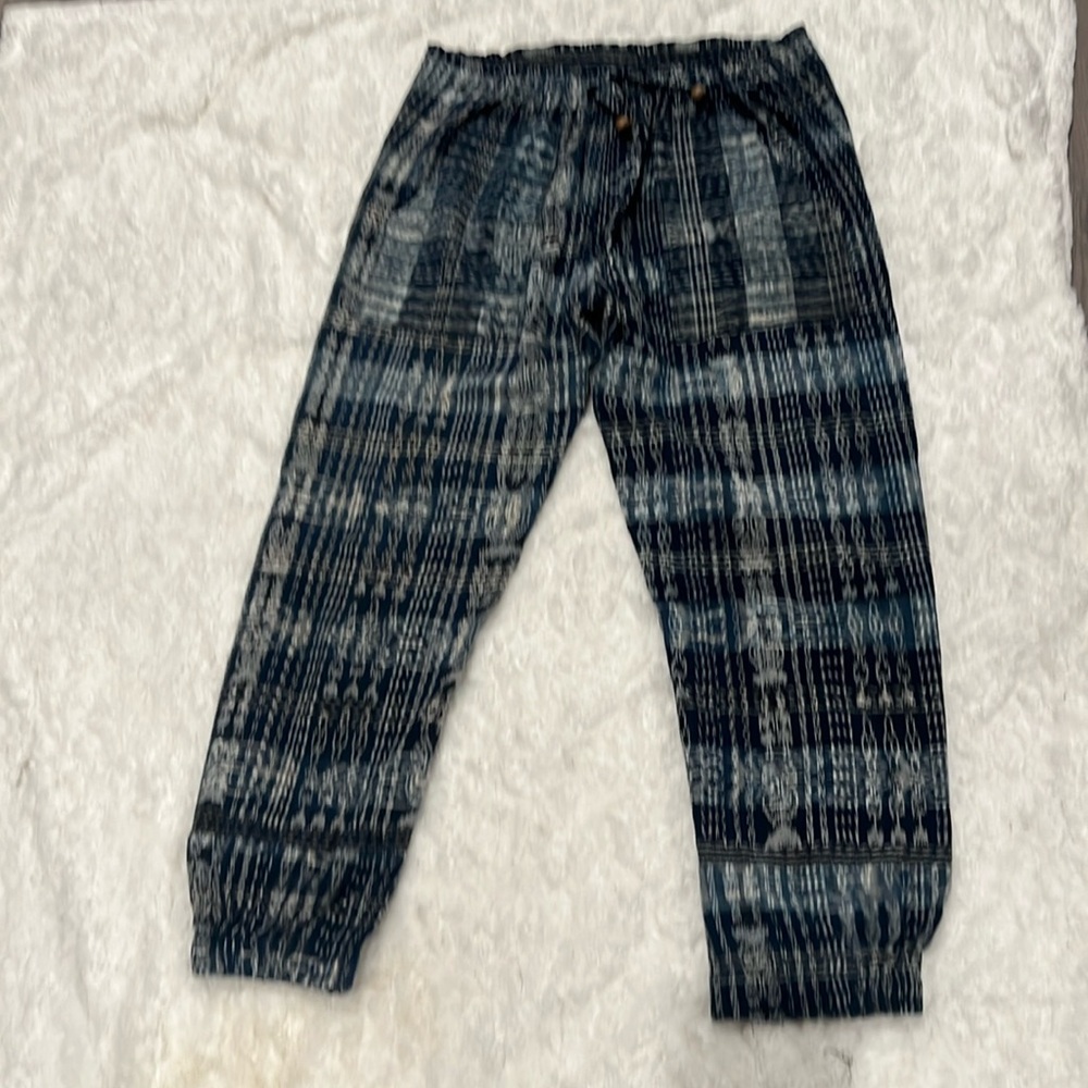 Stylish Patterned Pants with Drawstring and Pockets and elastic waist and ankles
